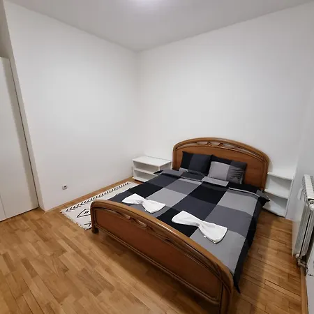Apartament Autokomanda *
